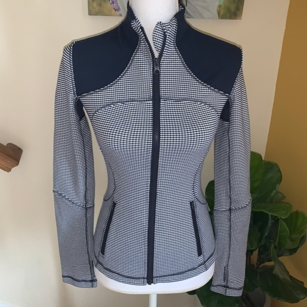 Lululemon gingham navy blue Forme jacket size 2